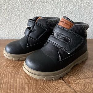 London Fog toddler boots size 9